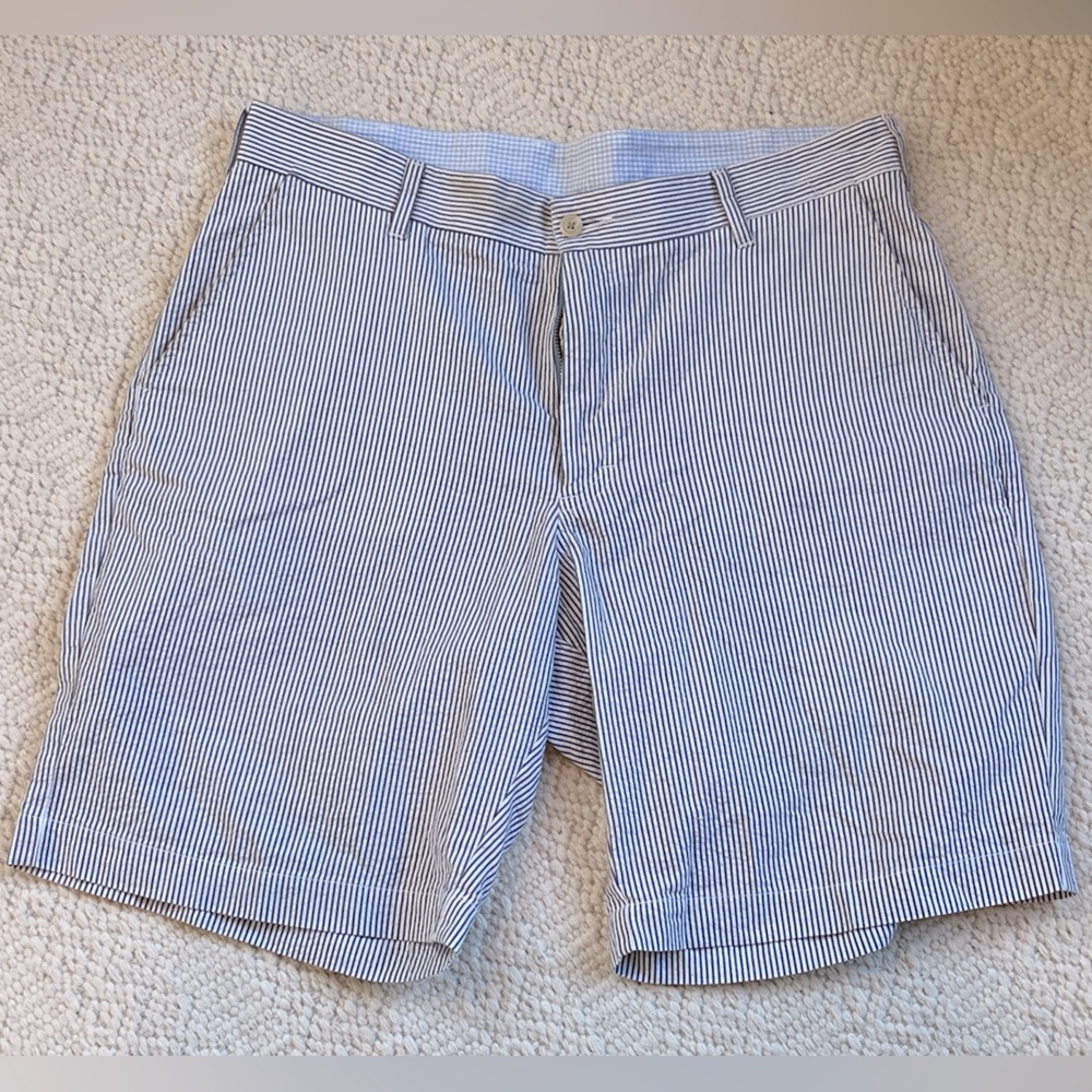 Bills Khakis seersucker shorts in standard fit (size 35)